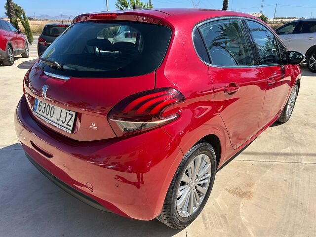 PEUGEOT 208 ALLURE 1.2 E-THP AUTO SPANISH LHD IN SPAIN 113000 MILES SUPERB 2015